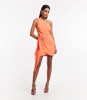 Vestido Curto em Crepe Um Ombro Só Transpassado