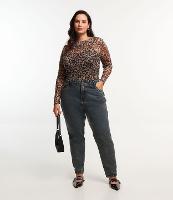 Calça Mom em Jeans Dirty Washed com Barra Dobrada Curve & Plus Size - 1