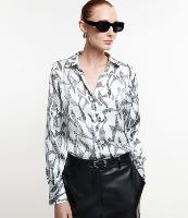 Camisa em Tecido Acetinado com Estampa Abstrata - 1