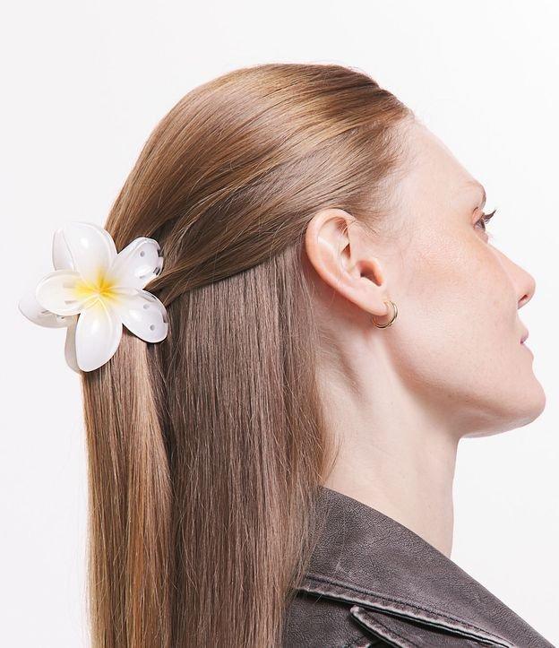 Piranha de Cabelo Média com Formato de Flor - 1