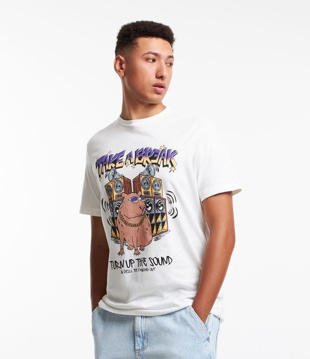 Camiseta Comfort em Algodão com Estampa Capivara Take a Break - 1