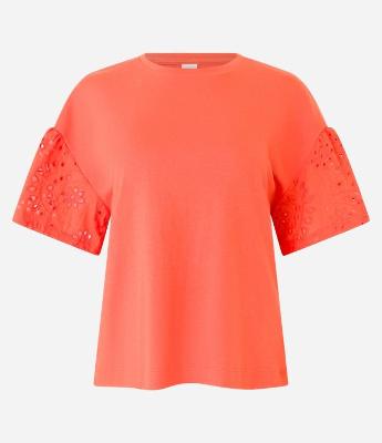 Blusa em Suedine com Recorte Bufante na Manga e Texturas Laise