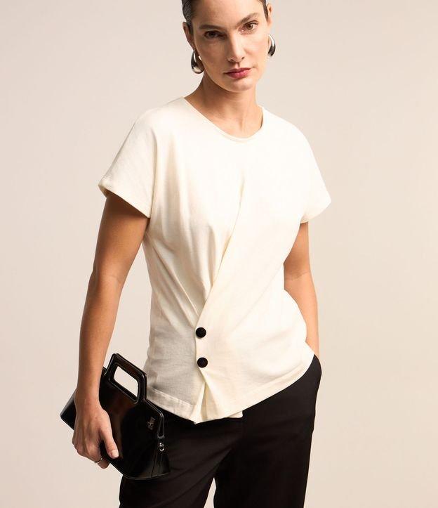 Blusa Manga Curta em Malhão com Botões e Franzido Lateral - 1