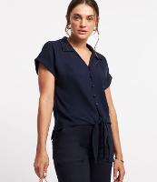 Blusa em Viscose com Abotoamento e Amarração na Barra - 1