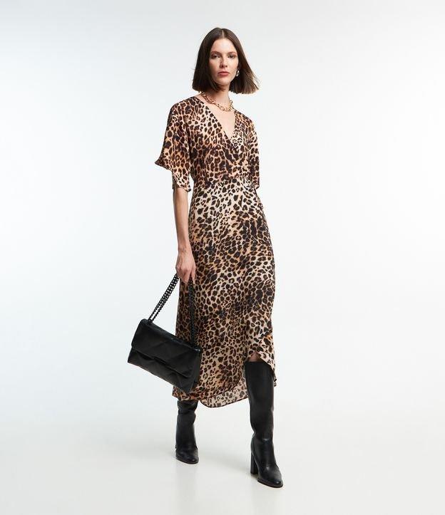 Vestido Midi em Viscose com Estampa de Onça - 1
