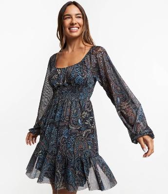 Vestido Curto em Tule com Lastex e Estampa Paisley Floral