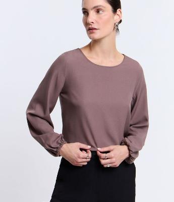 Blusa em Crepe com Decote Redondo