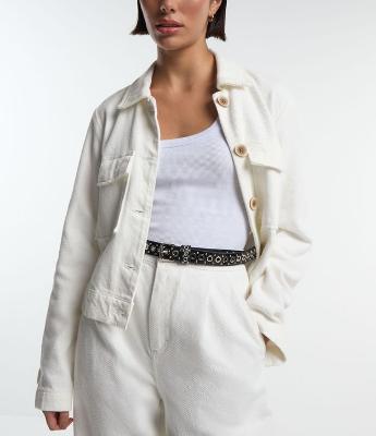 Cinto Médio Coberto por Ilhós e Tachas