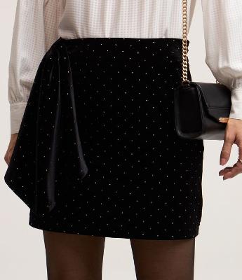 Saia em Veludo com Laço na Lateral e Aplicação de Strass