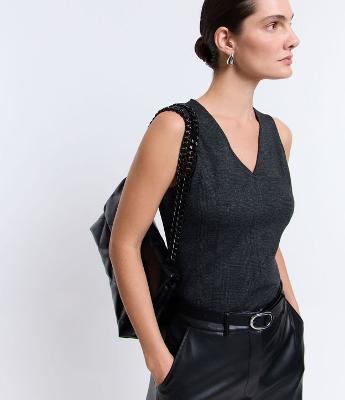 Blusa sem Manga em Ponto com Padronagem Xadrez