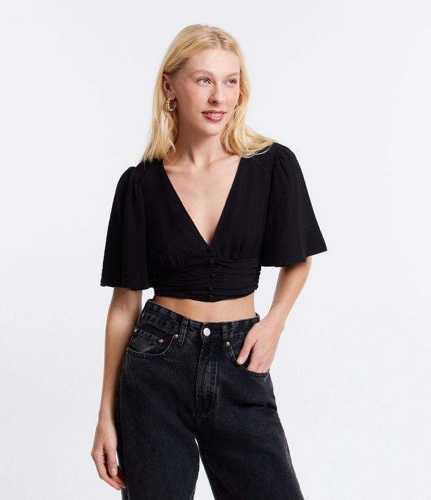Blusa Cropped em Viscose com Manga Godê e Botões - 1