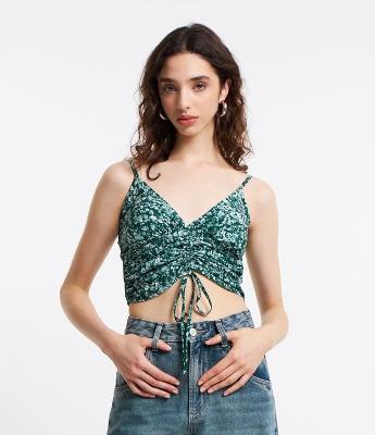 Blusa Cropped em Viscose Estampa Floral Liberty com Franzido Frontal
