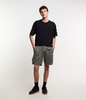 Bermuda Cargo em Moletom com Amarração na Cintura e Bolsos Táticos - 2