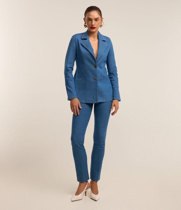 Calça Reta em Jeans com Bolsos e Botões - 3