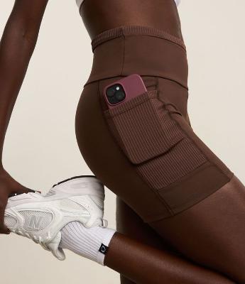 Bermuda Esportiva em Microfibra com Cós Dobrado com Textura