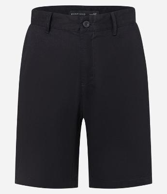 Bermuda Básica em Sarja com Passantes e Bolsos