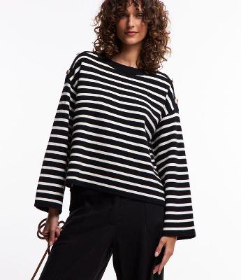 Blusa em Tricô Leve com Estampa Listrada