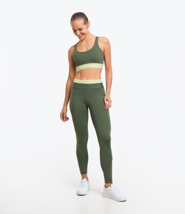 Calça Legging Esportiva em Poliamida com Cós Elástico - 2