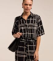 Camisa com Manga Curta Diferenciada e Estampa Geométrica - 2