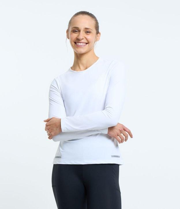 Camiseta Esportiva Ajustada em Poliamida com Detalhe Reflexivo - 2