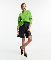 Bermuda Alongada em PU com Bolsos - 1