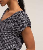 Blusa em Crepe com Detalhe no Ombro e Estampa Geométrico - 3