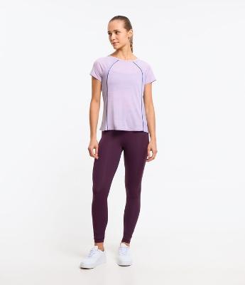 Camiseta Esportiva em Poliamida com Recortes e Viés Contrastante