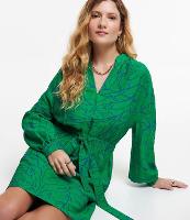 Vestido em Viscose com Amarração na Cintura e Estampa Folhagem - 2