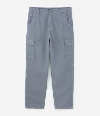Calça Baggy em Sarja com Bolsos Cargo