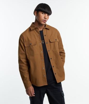 Camisa em Sarja com Botões e Bolsos