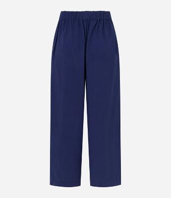 Calça Pantacourt em Viscose com Botões Frontais