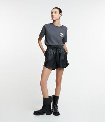 Short Runner em Pu com Cordão no Cós