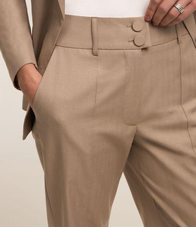 Calça Reta Alfaiatada com Fechamento Frontal no Cós - 3