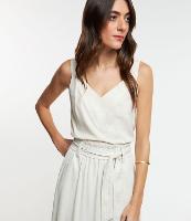 Blusa em Viscolinho com Detalhe na Alça e Decote - 1