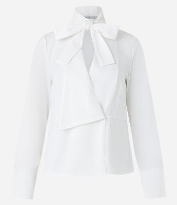 Blusa em Crepe com Gola Laço e Lapela Assimétrica