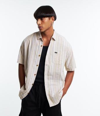 Camisa Relaxed com Textura de Tela e Listras Verticais de Cânhamo