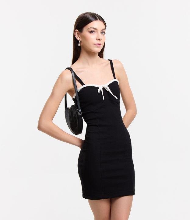 Vestido Curto em Ribana com Babado e Lacinho Contrastantes - 1