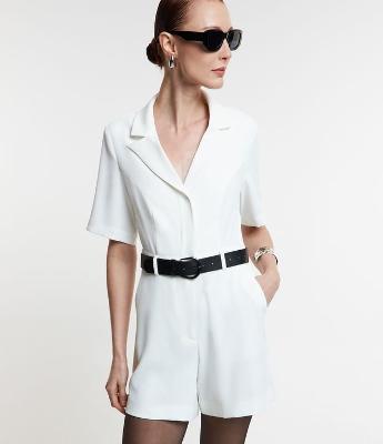 Macaquinho Alfaiatado com Cinto Fivela em PU