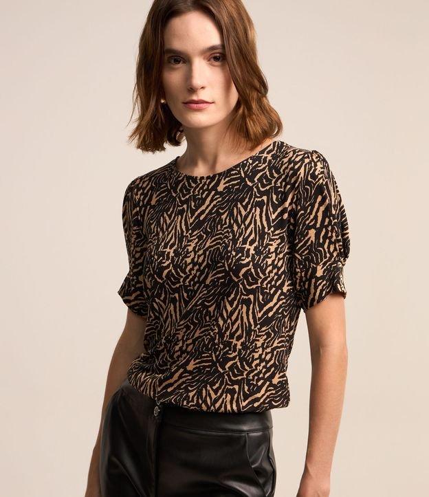Blusa em Viscose com Manga Bufante e Estampa Animal Print - 1