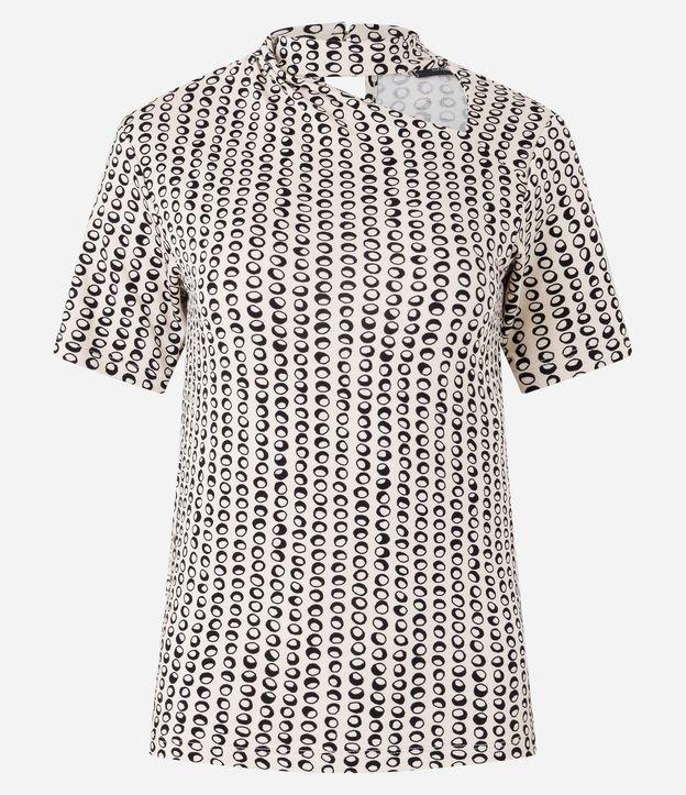 Blusa em Viscose com Gola Alta e Recorte Vazado - 2