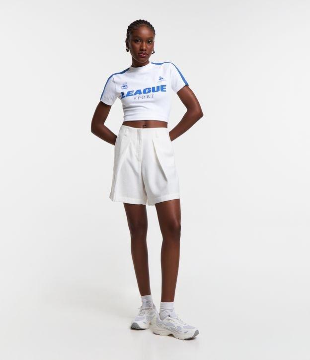 Bermuda Alfaiatada em Viscose com Pregas Frontais - 1