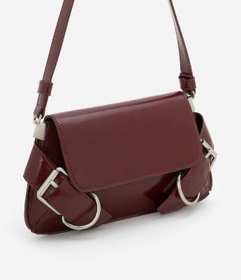 Bolsa Baguete Pequena com Detalhes de Fivelas