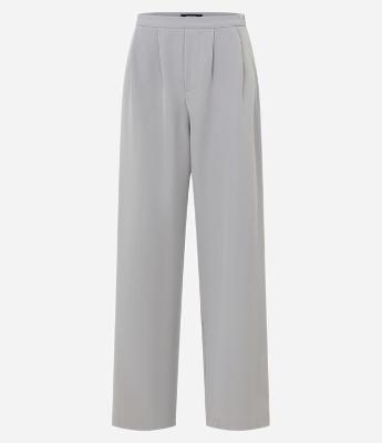 Calça Reta em Alfaiataria com Cós Fino e Pregas