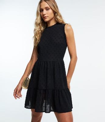 Vestido Curto Sem Manga em Chiffon com Corações