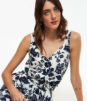 Blusa Regata em Viscolinho com Alça Drapeada e Estampa Floral - 1