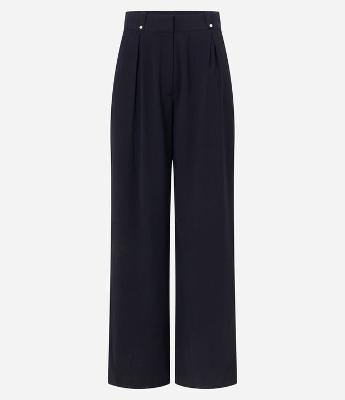 Calça Wide Leg Alfaiatada com Pregas e Detalhe no Passante