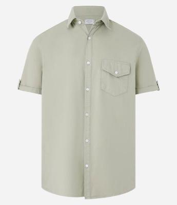 Camisa em Oxford com Bolsos e Dobra na Manga