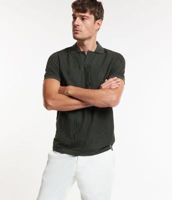 Camisa Polo com Gola Lapela sem Botão e Textura Canelada