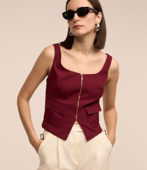 Blusa Corsetada em Crepe com Bolso Lapela e Fechamento em Zíper - 2