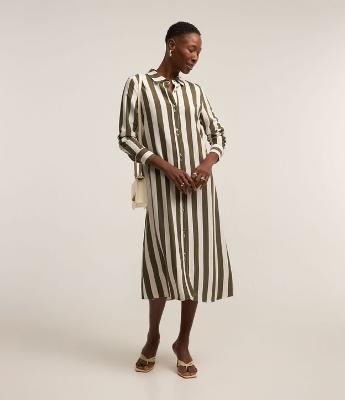 Vestido Chemise Alongado em Viscolinho com Estampa Listras